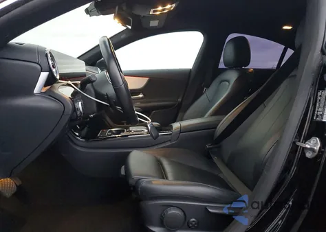 2022 Mercedes-Benz Cla 250 z USA, uszkodzony, nr VIN W1K5J4GB0NN313941